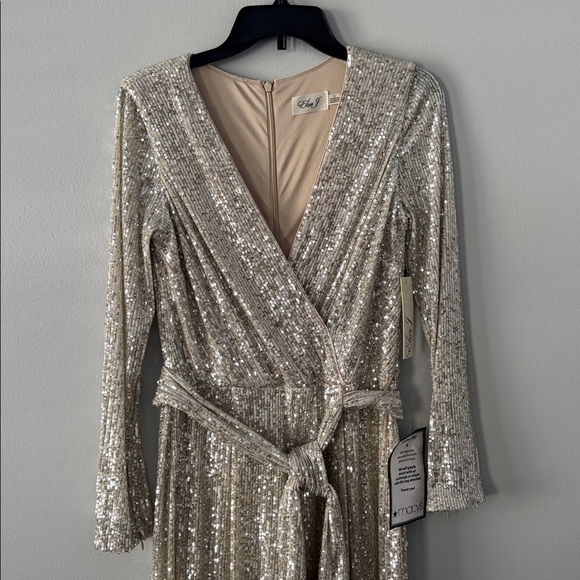 Eliza J Sequined Jumpsuit Brand New with Tags Size 6 - Picture 4 of 13